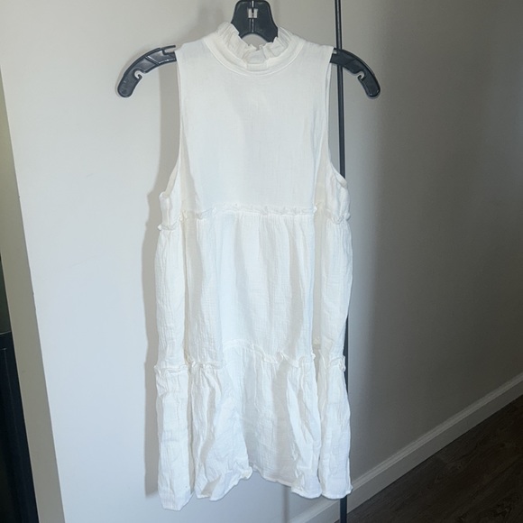 White Lightweight Gauze Morgan Dress
POMANDER PLACE - Picture 5 of 9